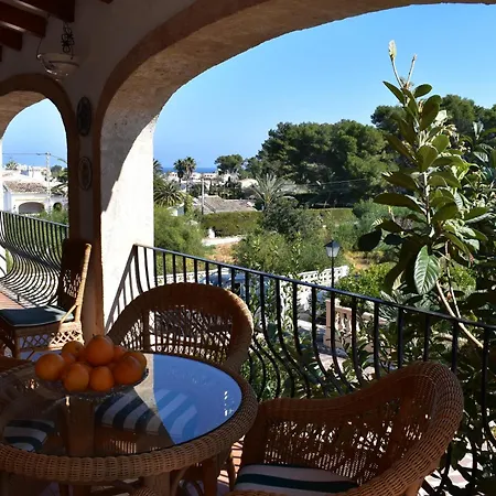 Vicenta Villa *