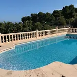 Vicenta خافييا